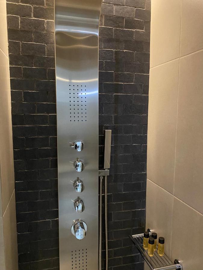 New 2Bd Aprt With Shared Rooftop Pool E2 Афины Экстерьер фото