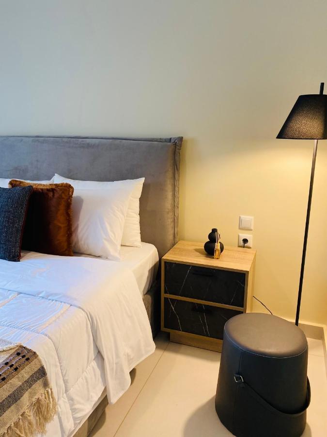 New 2Bd Aprt With Shared Rooftop Pool E2 Афины Экстерьер фото