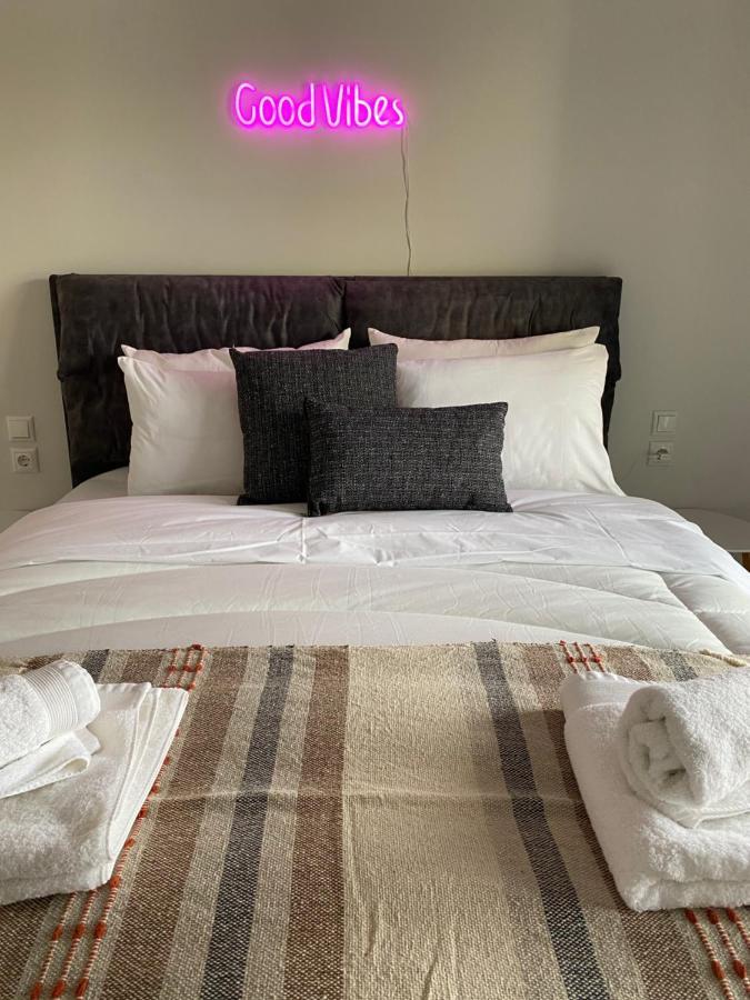 New 2Bd Aprt With Shared Rooftop Pool E2 Афины Экстерьер фото