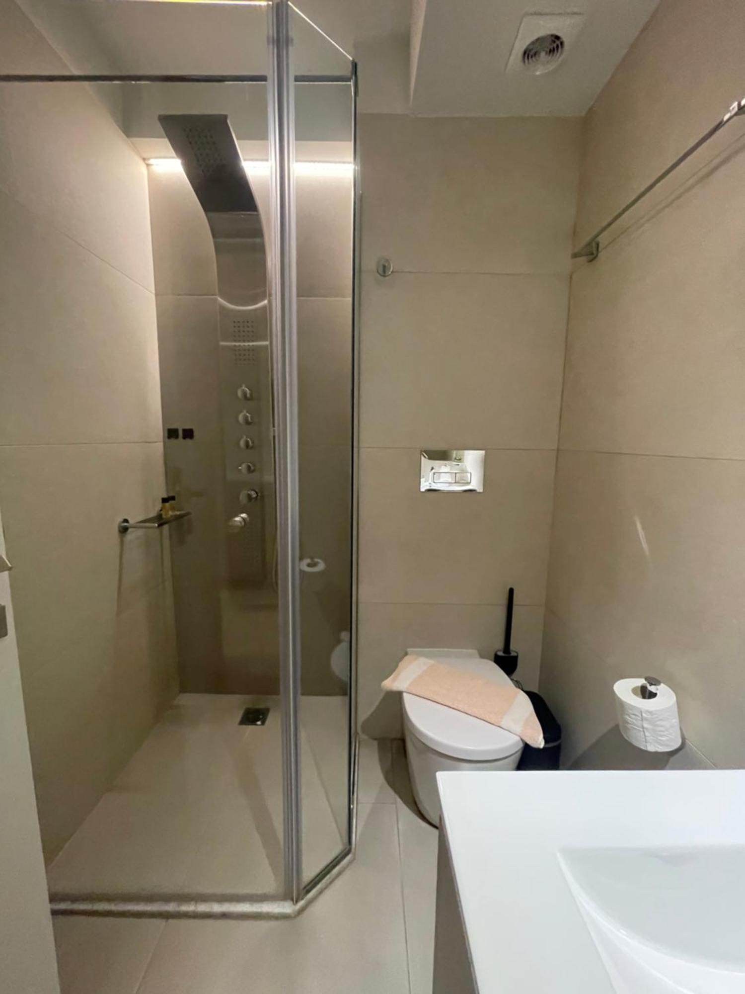 New 2Bd Aprt With Shared Rooftop Pool E2 Афины Экстерьер фото